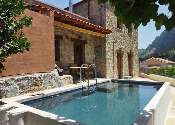 Apirathes Residence