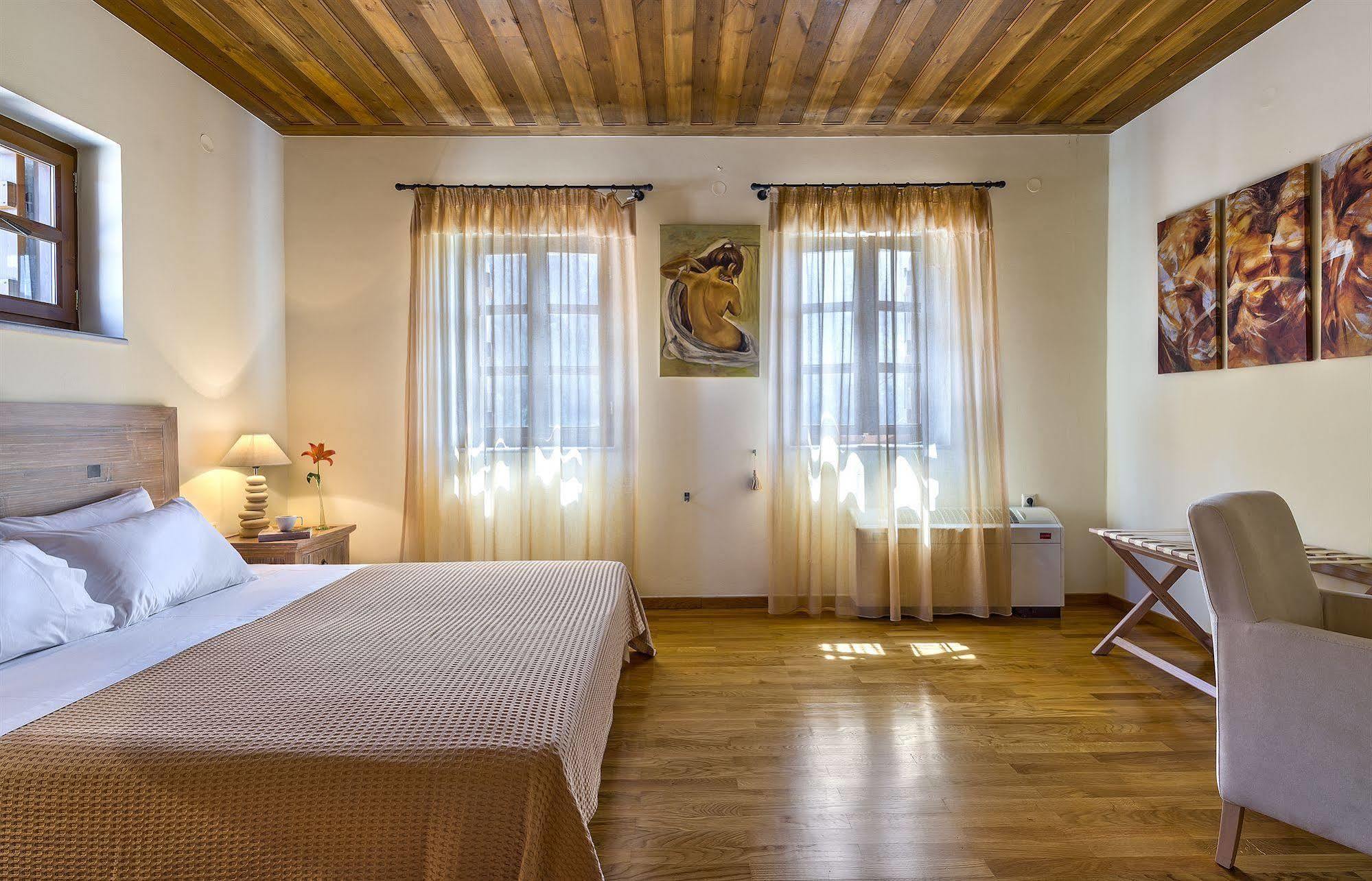 Villa Apirathes *